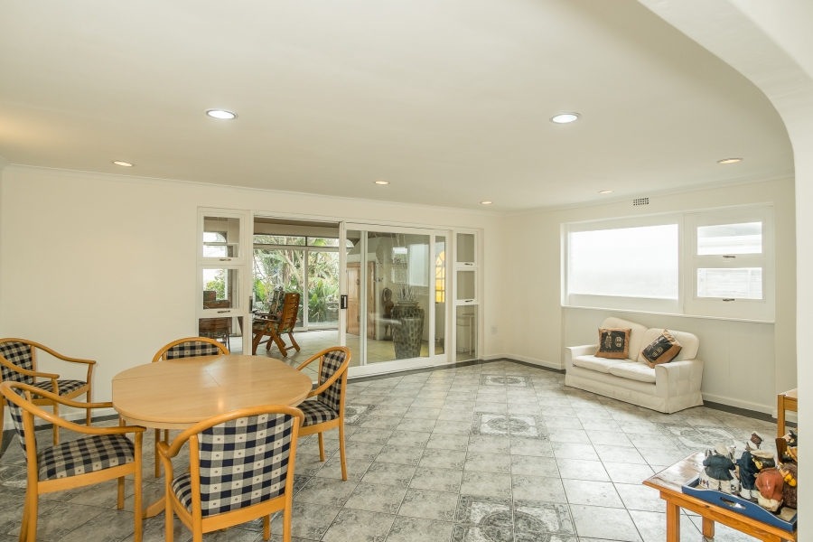 6 Bedroom Property for Sale in Kommetjie Western Cape